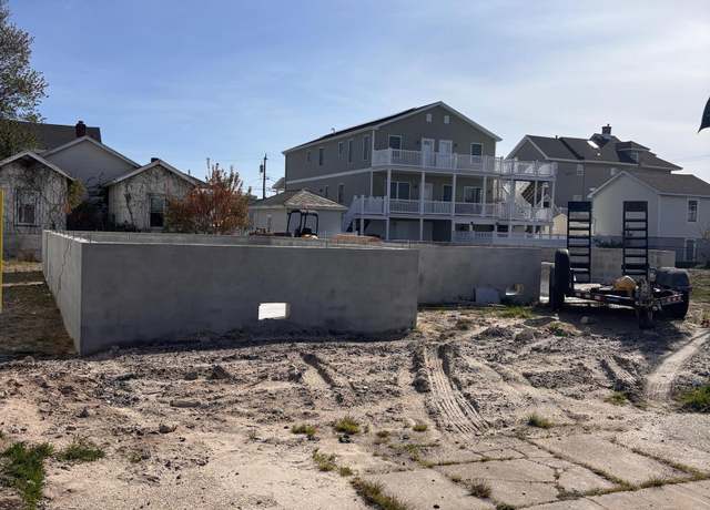 Property at 133 E 12th Ave, North Wildwood, NJ 08260, 6 beds, 4.5 baths