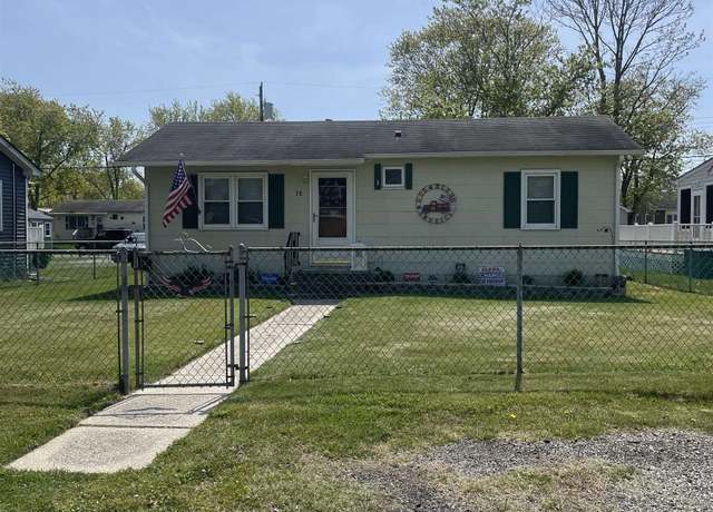 Property at 38 Wildwood Ave, Villas, NJ 08251, 3 beds, 1 bath