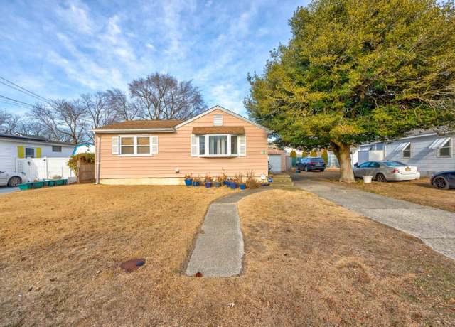 Property at 135 Maryland Ave, Villas, NJ 08251, 2 beds, 1 bath