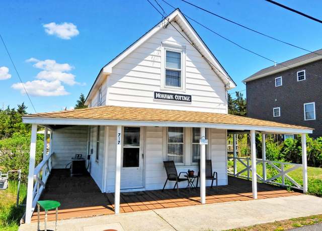 Property at 717 W Rio Grande Ave, Wildwood, NJ 08260-1557, 2 beds, 1.5 baths