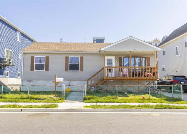 Property at 513 W Burk Ave, Wildwood, NJ 08260, 3 beds, 2 baths