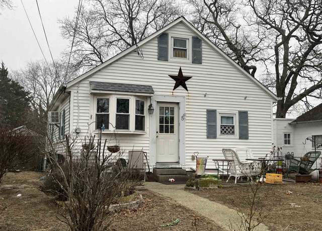 Property at 5 Kenvil Rd, North Cape May, NJ 08204, 2 beds, 1 bath