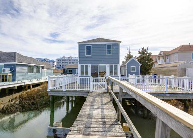 Property at 1 Michigan Ave, North Wildwood, NJ 08260-6062, 3 beds, 2.5 baths