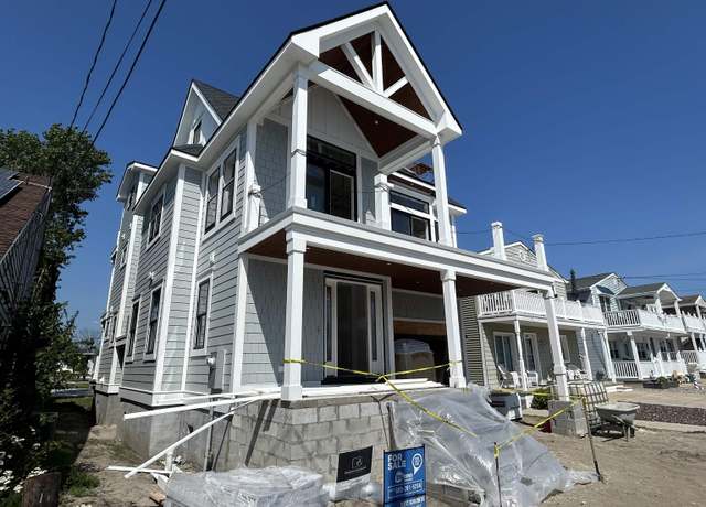Property at 127 W Hollywood Ave, Wildwood Crest, NJ 08260, 4 beds, 4.5 baths