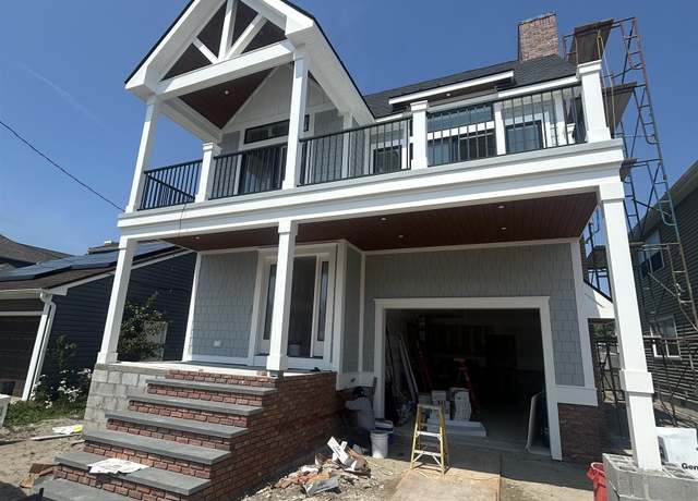 Property at 127 W Hollywood Ave, Wildwood Crest, NJ 08260, 4 beds, 4.5 baths