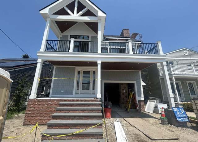 Property at 127 W Hollywood Ave, Wildwood Crest, NJ 08260, 4 beds, 4.5 baths