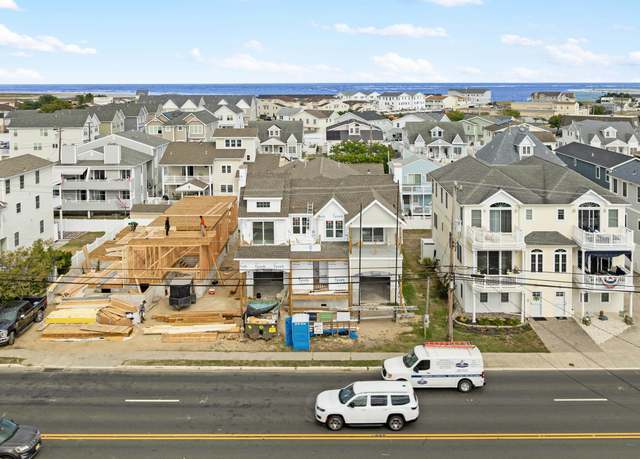 Property at 643 W Spruce Ave Unit Right, North Wildwood, NJ 08260, 4 beds, 3.5 baths