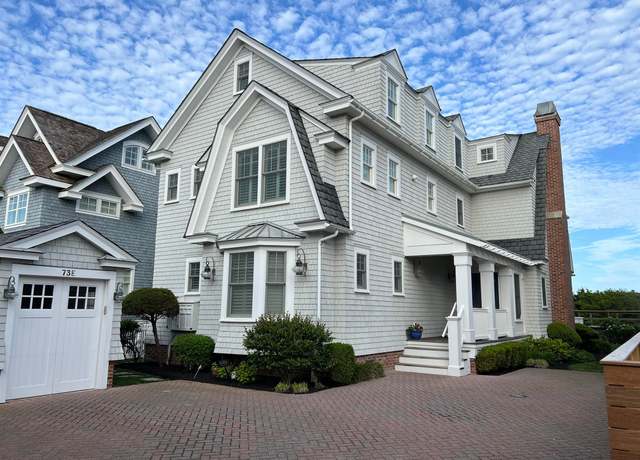 Property at 73 E 25th St, Avalon, NJ 08202, 6 beds, 5.5 baths