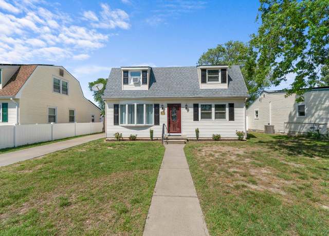 Property at 123 Broadway, Villas, NJ 08251, 5 beds, 2 baths