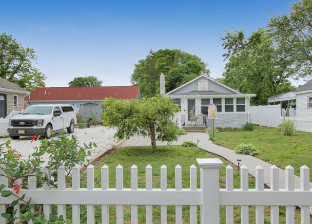Property at 8 W Bates Ave, Villas, NJ 08251, 2 beds, 1 bath