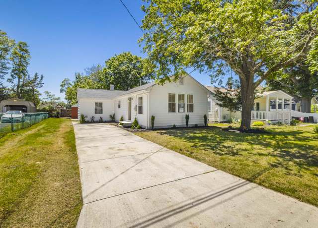 Property at 144 Cloverdale Ave, Villas, NJ 08251, 3 beds, 1 bath