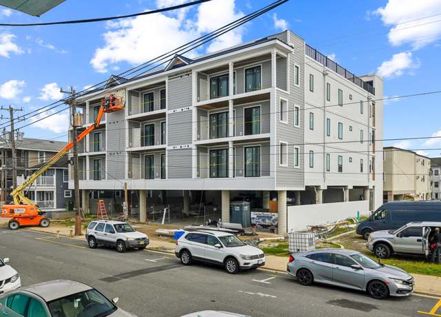 Property at 323 E Oak Ave #101, Wildwood, NJ 08260, 4 beds, 3 baths