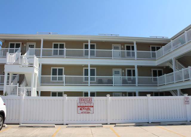 Property at 402 E 25th Ave #202, North Wildwood, NJ 08260, 2 beds, 1.5 baths