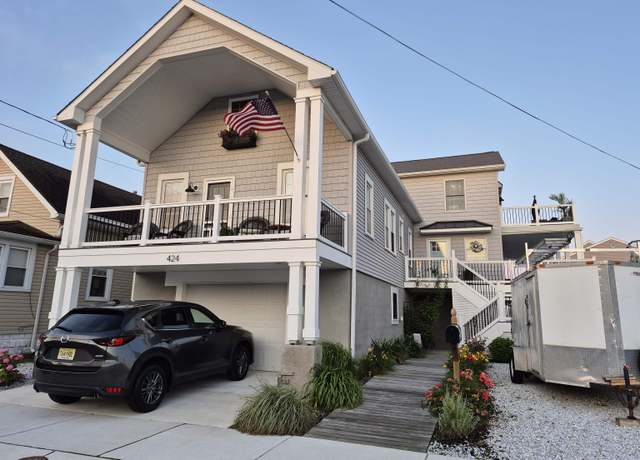 Property at 424 W Andrews Ave, Wildwood, NJ 08260, 5 beds, 2.5 baths