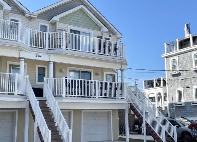 Property at 206 E Magnolia Ave, Wildwood, NJ 08260, 3 beds, 2 baths