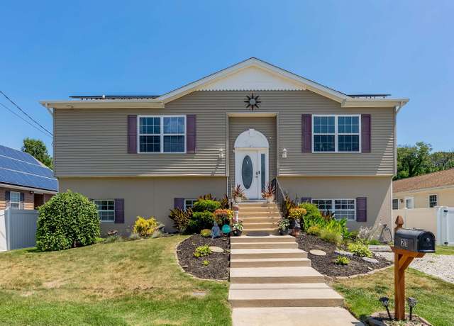 Property at 21 Ohio Ave, Villas, NJ 08251, 4 beds, 3 baths