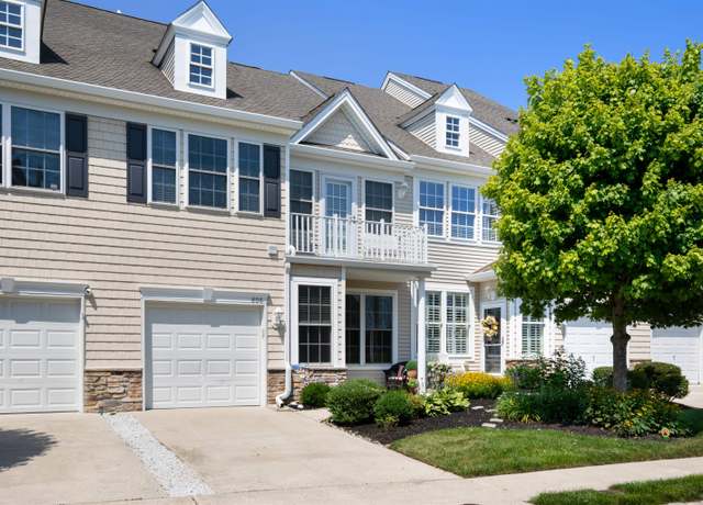 Property at 806 Saint Andrews Dr, Swainton, NJ 08210, 3 beds, 2.5 baths