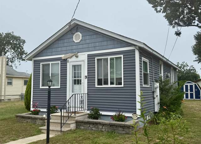 Property at 217 Ridgewood Ave, Villas, NJ 08251, 2 beds, 1 bath