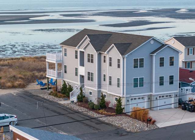 Property at 201 W Saint Johns Ave, Villas, NJ 08251, 8 beds, 4 baths