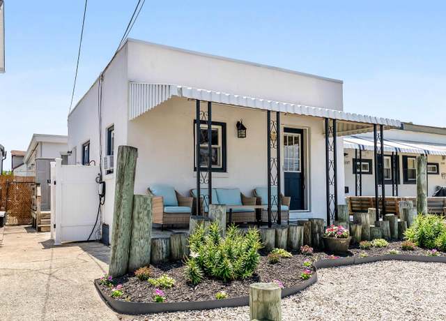 Property at 2205 New Jersey Ave #1, North Wildwood, NJ 08260, 2 beds, 1 bath