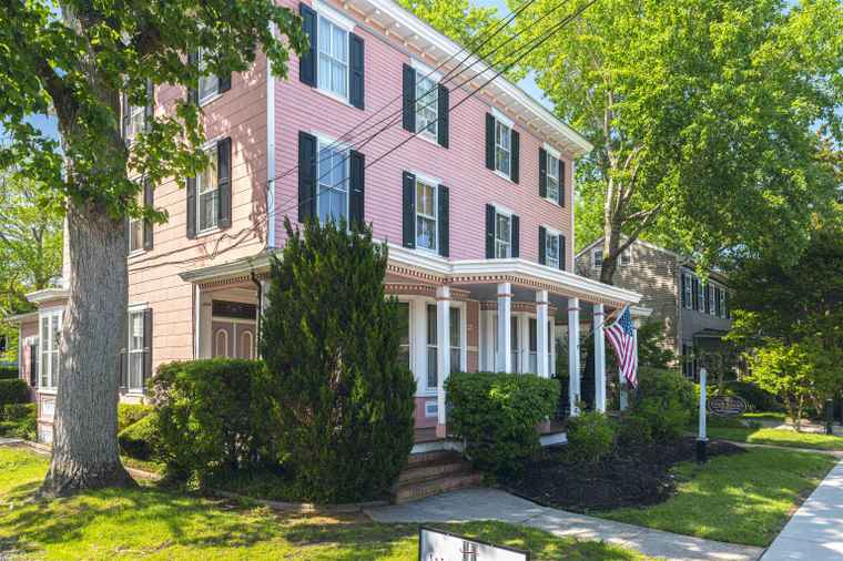 Photo of 1011 Lafayette St #302 Cape May, NJ 08204