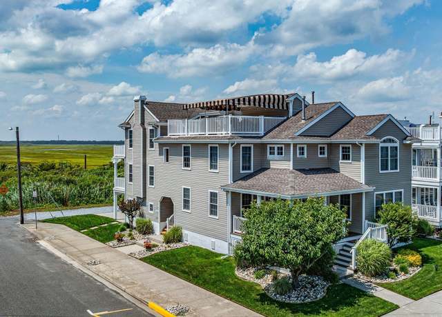 Property at 4762 West Ave, 2nd Fl #2, Ocean City, NJ 08226, 4 beds, 2 baths