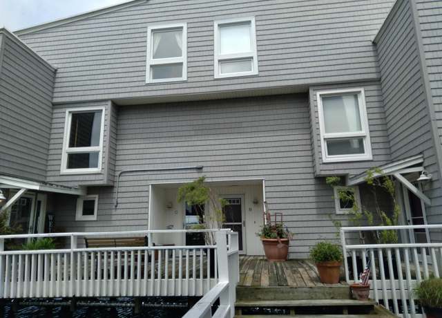Property at 151 N Annapolis Ave #B, Atlantic City, NJ 08401-5614, 4 beds, 3.5 baths