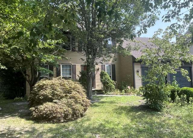 Property at 1006 Scarborough Dr, Egg Harbor Township, NJ 08234, 4 beds, 2.5 baths