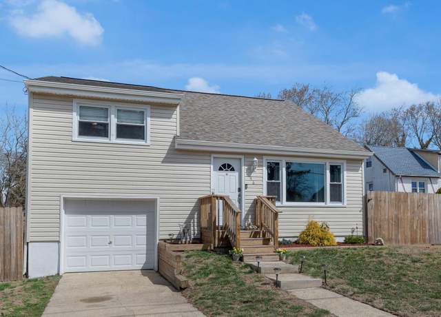 Property at 46 W Bolton Ave Ave, Absecon, NJ 08201, 4 beds, 2 baths
