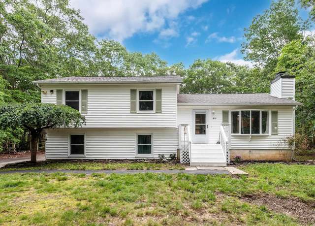 Property at 815 Berrywood Ln Ln, Absecon, NJ 08205, 3 beds, 2 baths