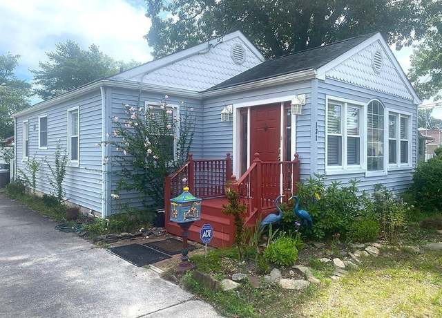 Property at 131 W Groveland Ave, Somers Point, NJ 08244, 2 beds, 2 baths