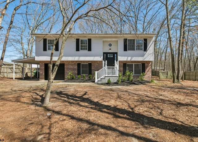 Property at 4 Hilltop Ln, Egg Harbor Township, NJ 08234, 4 beds, 3 baths