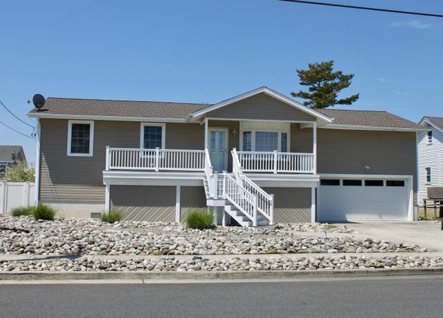 Property at 202 N Roosevelt Blvd, Brigantine, NJ 08203, 3 beds, 1.5 baths