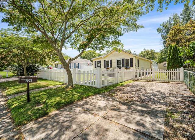 Property at 208 Texas Ave, Villas, NJ 08251, 3 beds, 2 baths