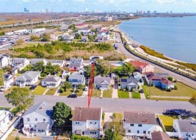 Property at 207 E Plaza Pl, Pleasantville, NJ 08232, 3 beds, 2 baths