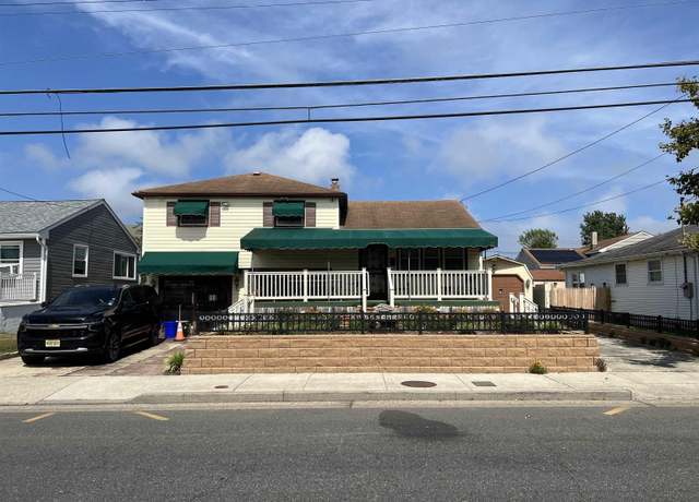 Property at 1121 N Michigan Ave, Atlantic City, NJ 08401, 3 beds, 1.5 baths