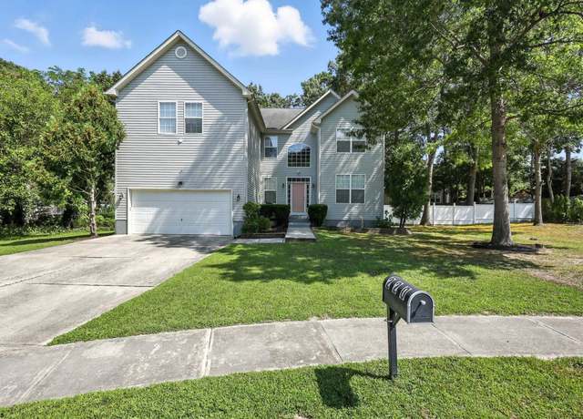 Property at 220 Peach Tree Ln, Egg Harbor Township, NJ 08234, 5 beds, 2.5 baths
