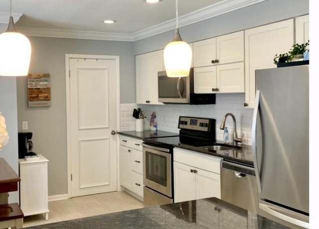 Property at 127 N monroe Ave #5, Margate, NJ 08402, 2 beds, 1 bath