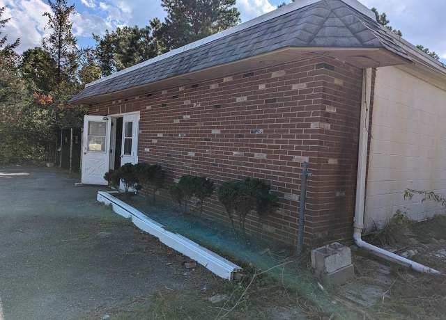 Property at 5015 Spruce Ave, Egg Harbor Township, NJ 08234, 3 beds, 1 bath