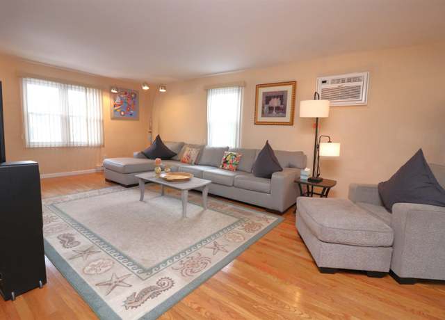 Property at 9709 Monmouth Ave #C2, Margate, NJ 08402, 3 beds, 1.5 baths