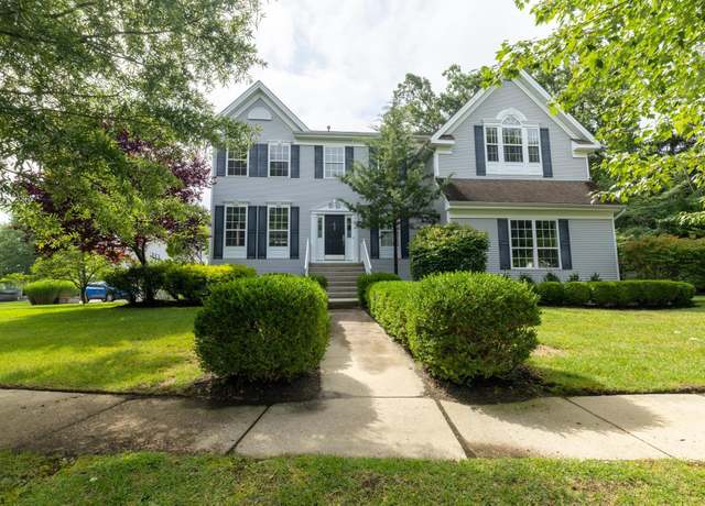 Property at 4 Raina Dr, Northfield, NJ 08225, 5 beds, 2.5 baths