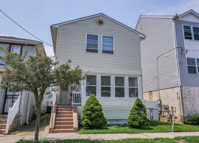 Property at 810 N Ohio Ave, Atlantic City, NJ 08401, 3 beds, 1.5 baths