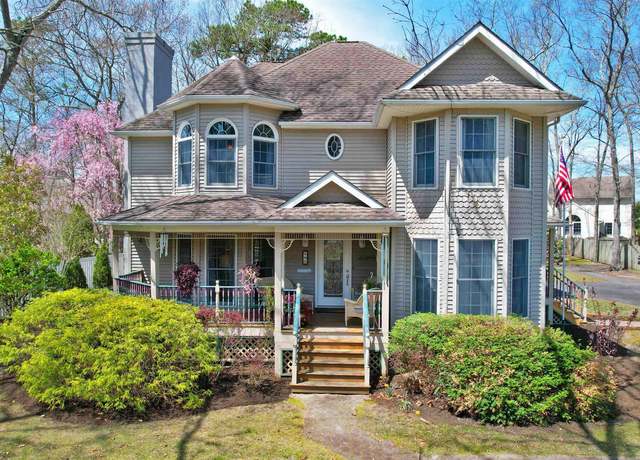 Property at 107 Shady Oak Dr, Egg Harbor Township, NJ 08234, 3 beds, 2.5 baths