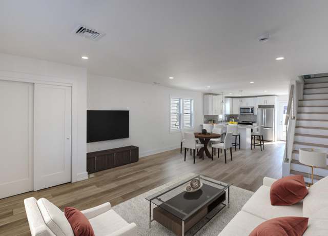 Property at 220 N Vendome Ave, Margate, NJ 08402, 3 beds, 1.5 baths
