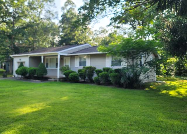 Property at 305 S Willow Ave, Galloway, NJ 08205-4621, 3 beds, 1 bath
