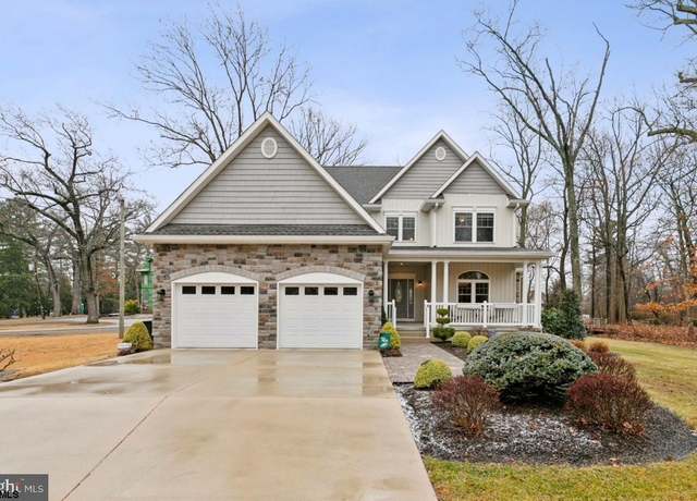 Property at 922 Central Ave, Hammonton, NJ 08037, 4 beds, 2.5 baths