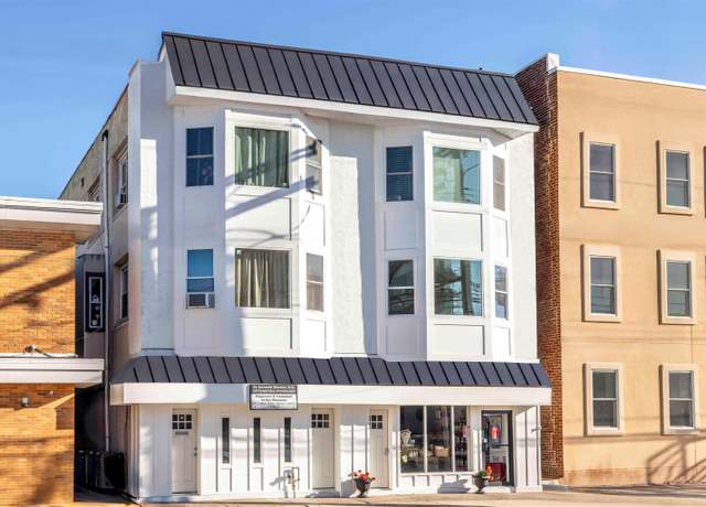 Property at 4825 Atlantic Ave #3, Ventnor, NJ 08406, 3 beds, 1 bath
