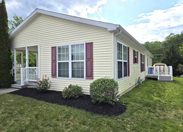 Property at 5 Spruce Ct, Mays Landing, NJ 08330, 2 beds, 2 baths