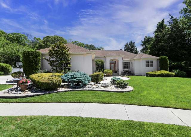 Property at 204 Augusta Ct, Egg Harbor Township, NJ 08234, 3 beds, 2.5 baths