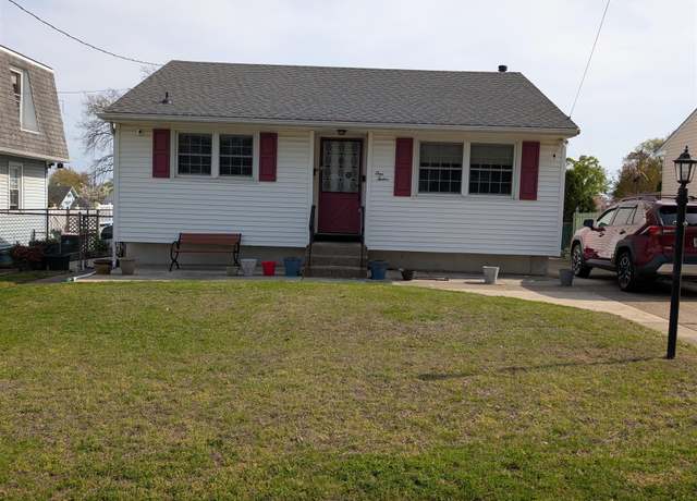Property at 112 Bozarth Ave Ave, Glendora, NJ 08029, 2 beds, 1.5 baths
